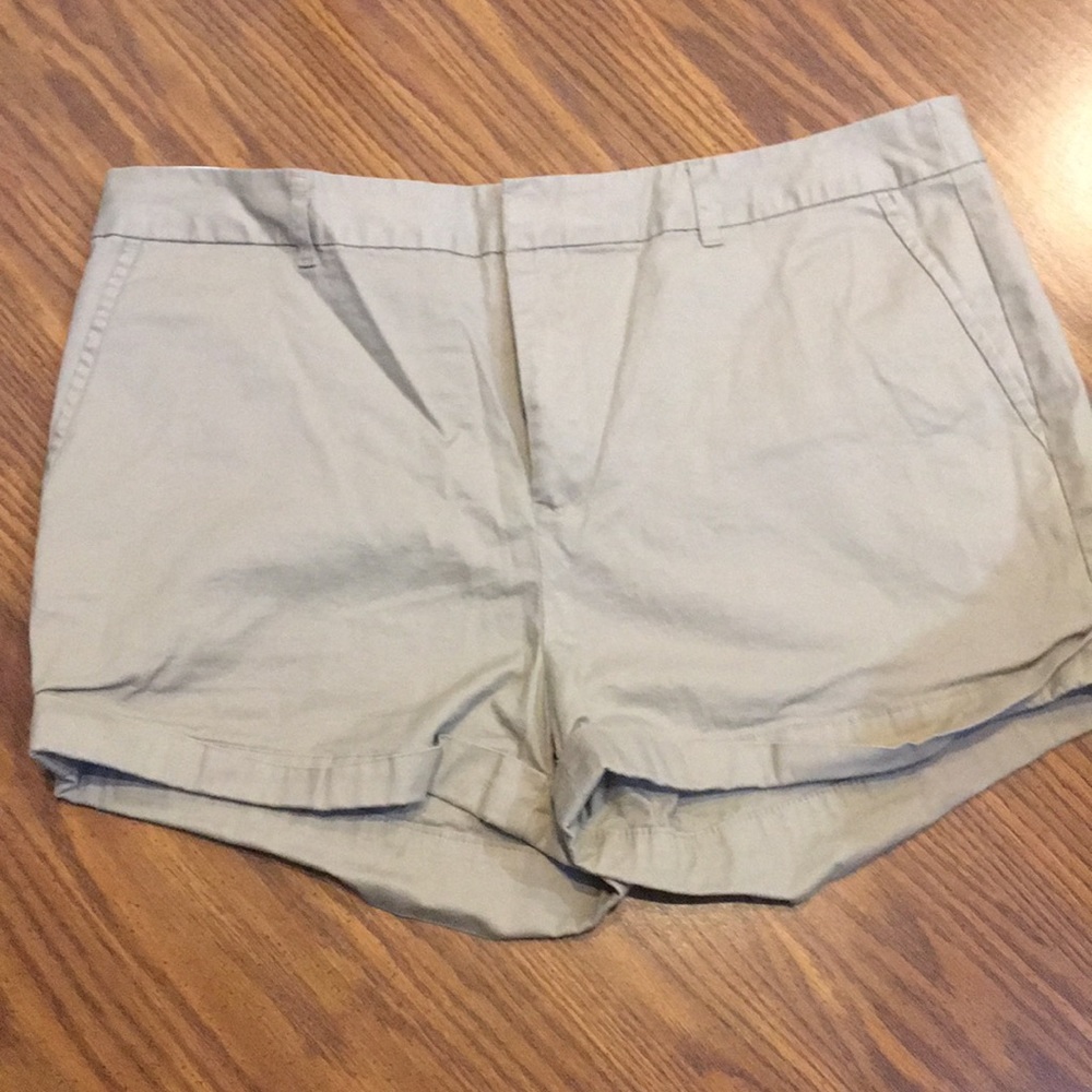 Forever 21 khaki shorts
